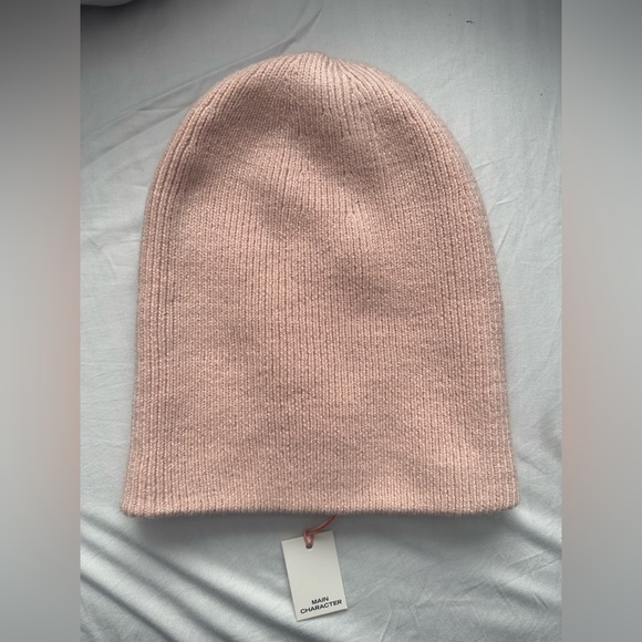 Aritzia Accessories - ARITIZA Main Character Hat NWT